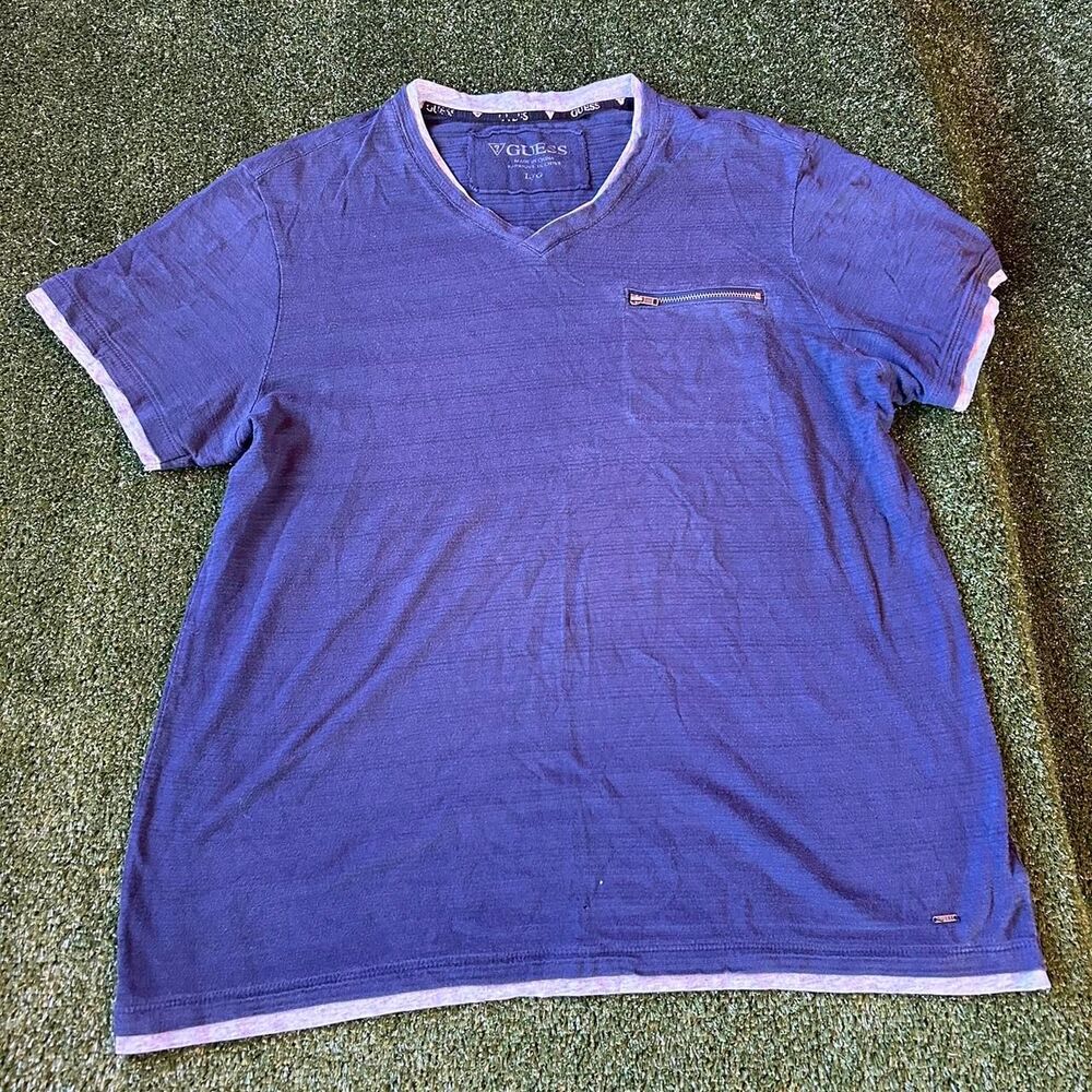 Guess Men's Blue and Navy T-shirt